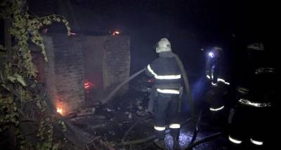 В пожаре на востоке Луганска погиб человек