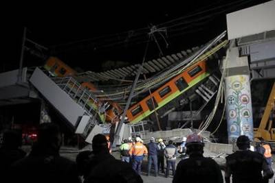 20 человек погибли, 70 ранены: крушение моста метро в Мехико попало на видео