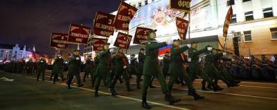 В Калининграде прошла первая ночная репетиция парада в честь Дня Победы