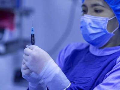 Еврокомиссия рекомендует ЕС разрешить въезд привитых против коронавируса