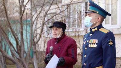 В преддверии 9 мая по всей России чествуют ветеранов