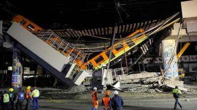 Крушение метромоста в Мехико: по меньшей мере 20 человек погибли