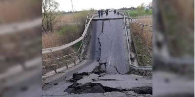 В Укравтодоре обещают быстро восстановить мост, обрушившийся во Львовской области