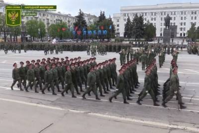 В центре Луганска отрепетировали Парад Победы