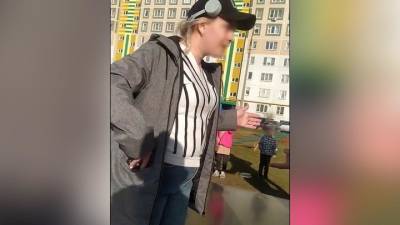 В Татарстане разгорелся спор из-за женщины, выгнавшей мальчика с детской площадки