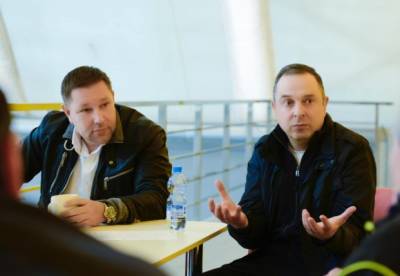 "Нас никто не спросил": министр молодежи Гутцайт и волейболисты-чемпионы три часа обсуждали проблемы