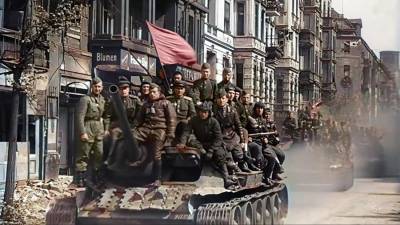 RT опубликовал цветные кадры времен Великой Отечественной войны