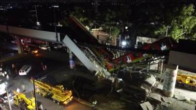 В Мехико в результате обрушения поезда погибли 23 человека