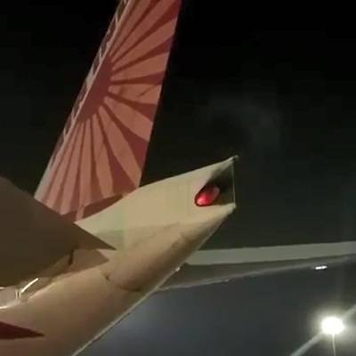 Пилоты Air India отказываются выходить в рейсы, пока их не привьют от COVID-19