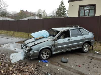 Машина опрокинулась в кювет в Нижнем Новгороде: один человек погиб