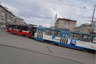 Синий против красного: два трамвая столкнулись в центре Ижевска