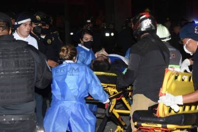 Число погибших при крушении метромоста в Мехико достигло 27