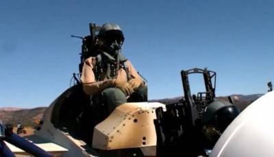 Компания Boeing поделилась захватывающим видео испытаний катапультируемого кресла для экипажа