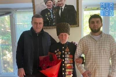 Единороссы Махачкалы навестили ветеранов войны в преддверии Дня Победы