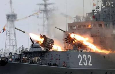 Флот РФ неожиданно вывел в море два отряда боевых кораблей