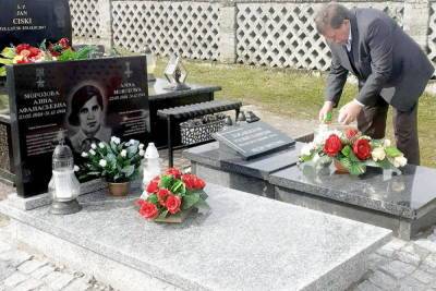В Польше почтили память погибшей разведчицы с Брянщины