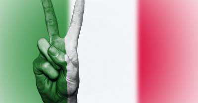 Италия с середины мая разрешит путешествия по стране с "зелёным пропуском"