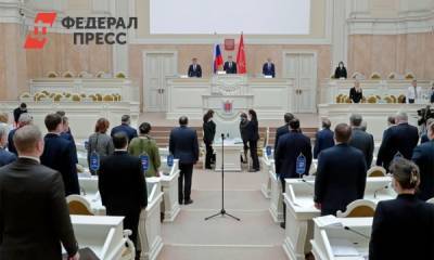 Петербургские депутаты вступились за спикера заксобрания Макарова