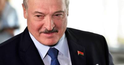Лукашенко лишил званий 80 бывших силовиков за "нагнетание протестных настроений в обществе"