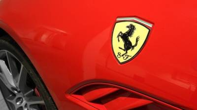 Гонщик-меценат разбил красную Ferrari на трассе под Краснодаром — фото