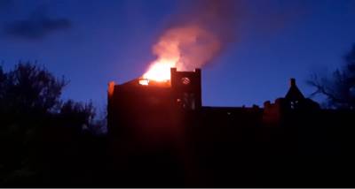 В Лисичанске загорелось историческое здание бельгийской больницы