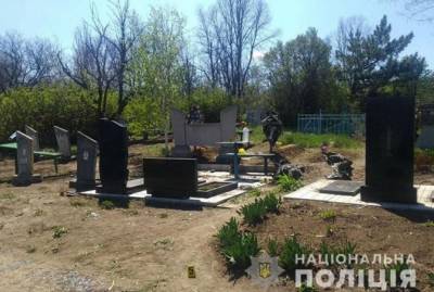 Взрыв на кладбище в Донецкой области: мужчина погиб от самодельной бомбы