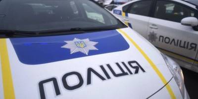 В Киеве патрульные вытаскивали водителя из машины - видео инцидента попало в сеть - ТЕЛЕГРАФ