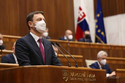 Парламент Словакии утвердил новое правительство: предыдущее сняли из-за скандала со "Спутником V