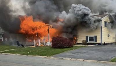 Жительница Мэриленда наблюдала за тем, как горит ее дом, сидя на лужайке