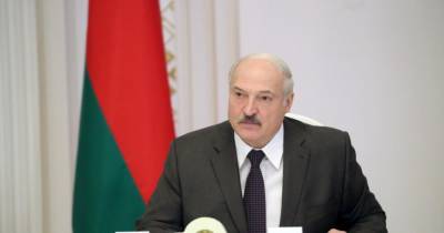 Лукашенко лишил званий военнослужащих и силовиков