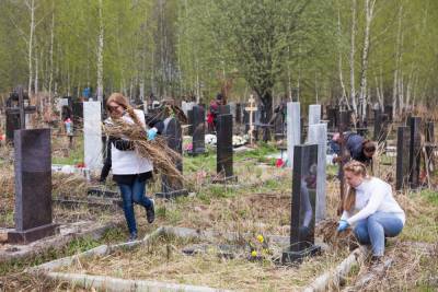 Нижегородцы привели в порядок мемориалы на кладбище у деревни Федяково