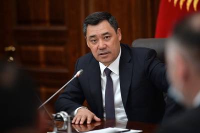 Президент Киргизии подписал новую конституцию республики