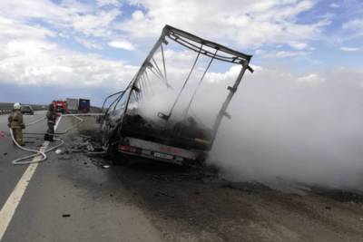 На трассе в Башкирии сгорела фура