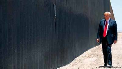 Пентагон останавливает строительство стены на границе