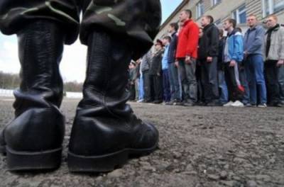 Російські окупанти судитимуть трьох кримчан за відмову служити в армії РФ