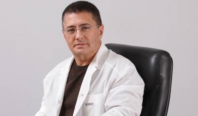 Доктор Мясников выступил за введение в России обязательной вакцинации от «ковида»
