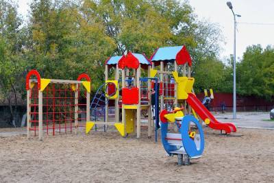 В Чехове Госадмтехнадзор нашел несколько недостатков на детских площадках