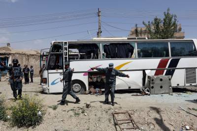 В Афганистане подорвали автобус с медиками: один человек погиб