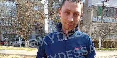 В гаражах напротив Апельсина в Белгород-Днестровском пьяный мужчина убил домашних собак - Фото и видео - ТЕЛЕГРАФ