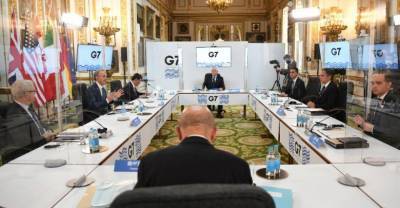Япония на встрече G7 предложила выработать "совместный подход" к России