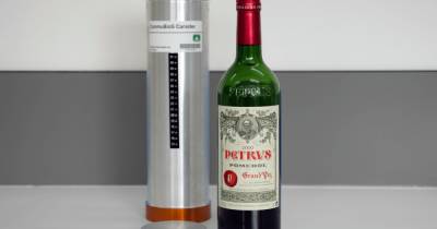 Бутылку вина Petrus, пробывшую в космосе 14 месяцев, могут продать за $1 млн (фото)