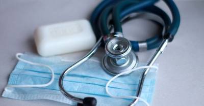 Школьных медсестер в Риге вновь не обеспечили страховыми полисами