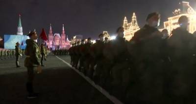 Как прошла первая ночная репетиция парада Победы в Москве