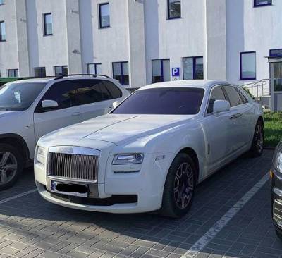 Во Львове заметили роскошный Rolls-Royce Ghost (ФОТО)
