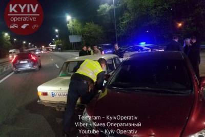 Таксист устроил тройное ДТП в Киеве: в авто находились двое детей
