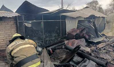 Сгорели дом, баня и гараж: в Башкирии произошел крупный пожар