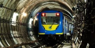 После Пасхи и отмены локадауна в киевском метро аншлаг и километровые очереди (ФОТО)
