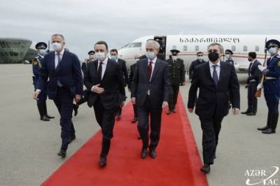 Премьер Грузии прилетел в Азербайджан
