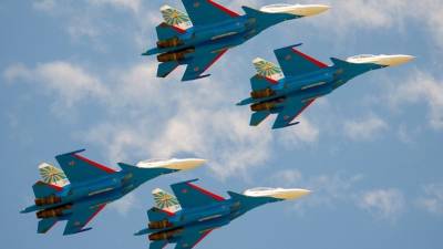 Авиация ВКС РФ совершила пролет над Москвой в рамках репетиции парада Победы