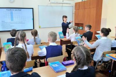 Выплату в 10 тысяч рублей родители школьников получат до 17 августа
